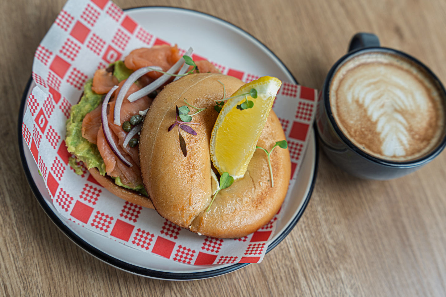 🥯🥑 Avocado & Salmon Bagel