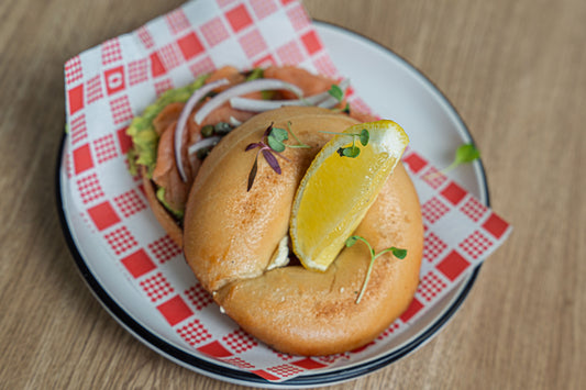 π₯―π₯ Avocado & Salmon Bagel