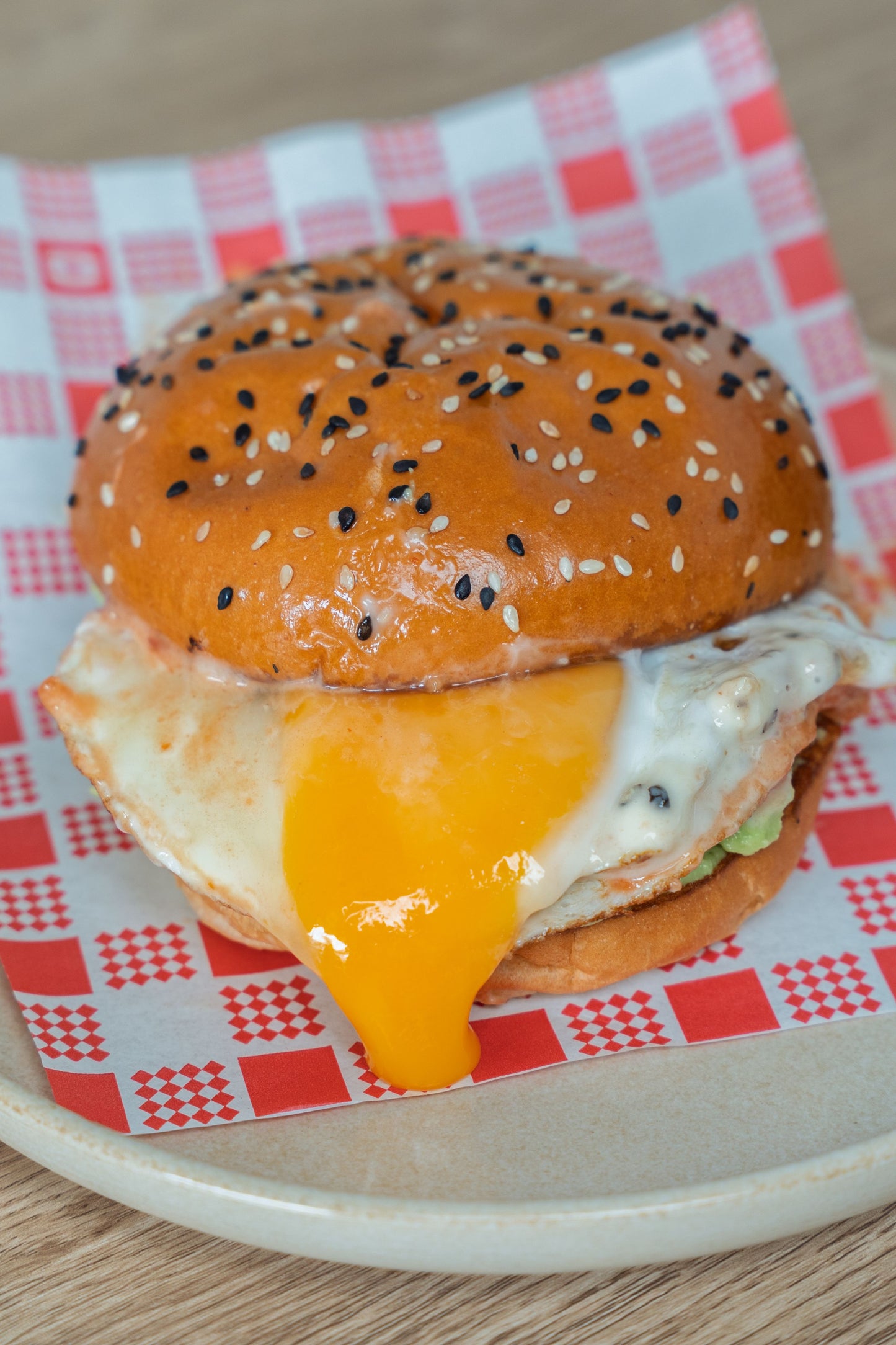 🥑🍳 Avocado & Egg Roll