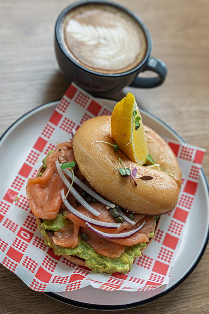 🥯🥑 Avocado & Salmon Bagel