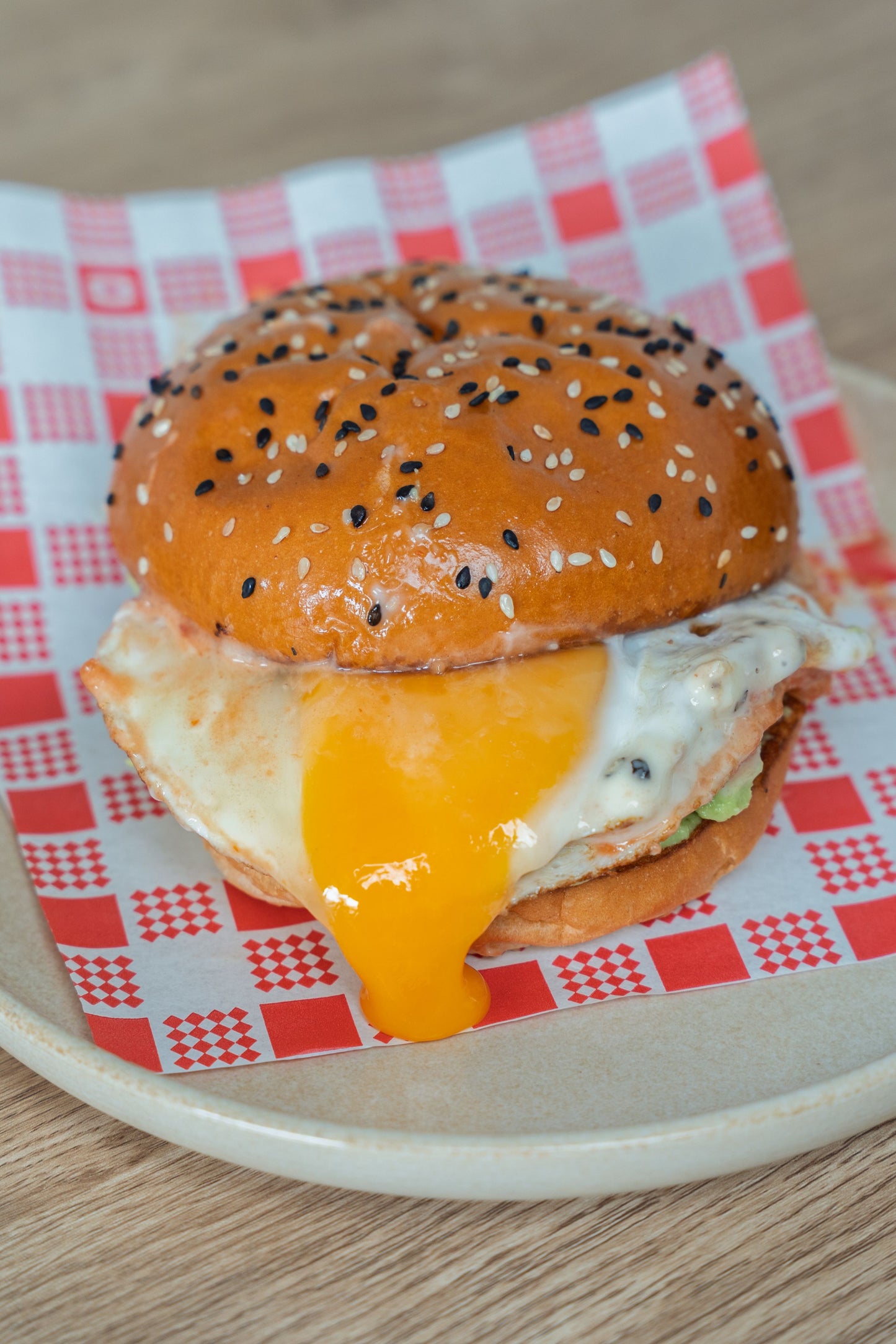 🥑🍳 Avocado & Egg Roll